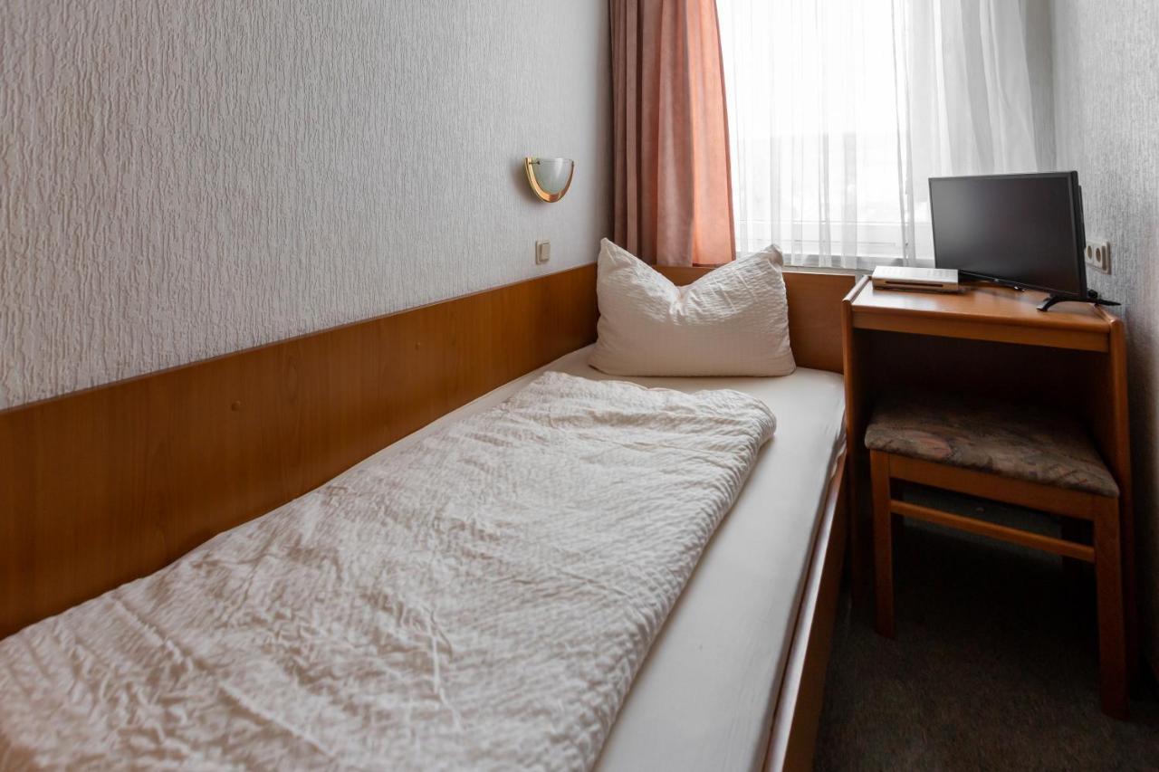 Hotel Froehlich-Hoeche Услар Экстерьер фото