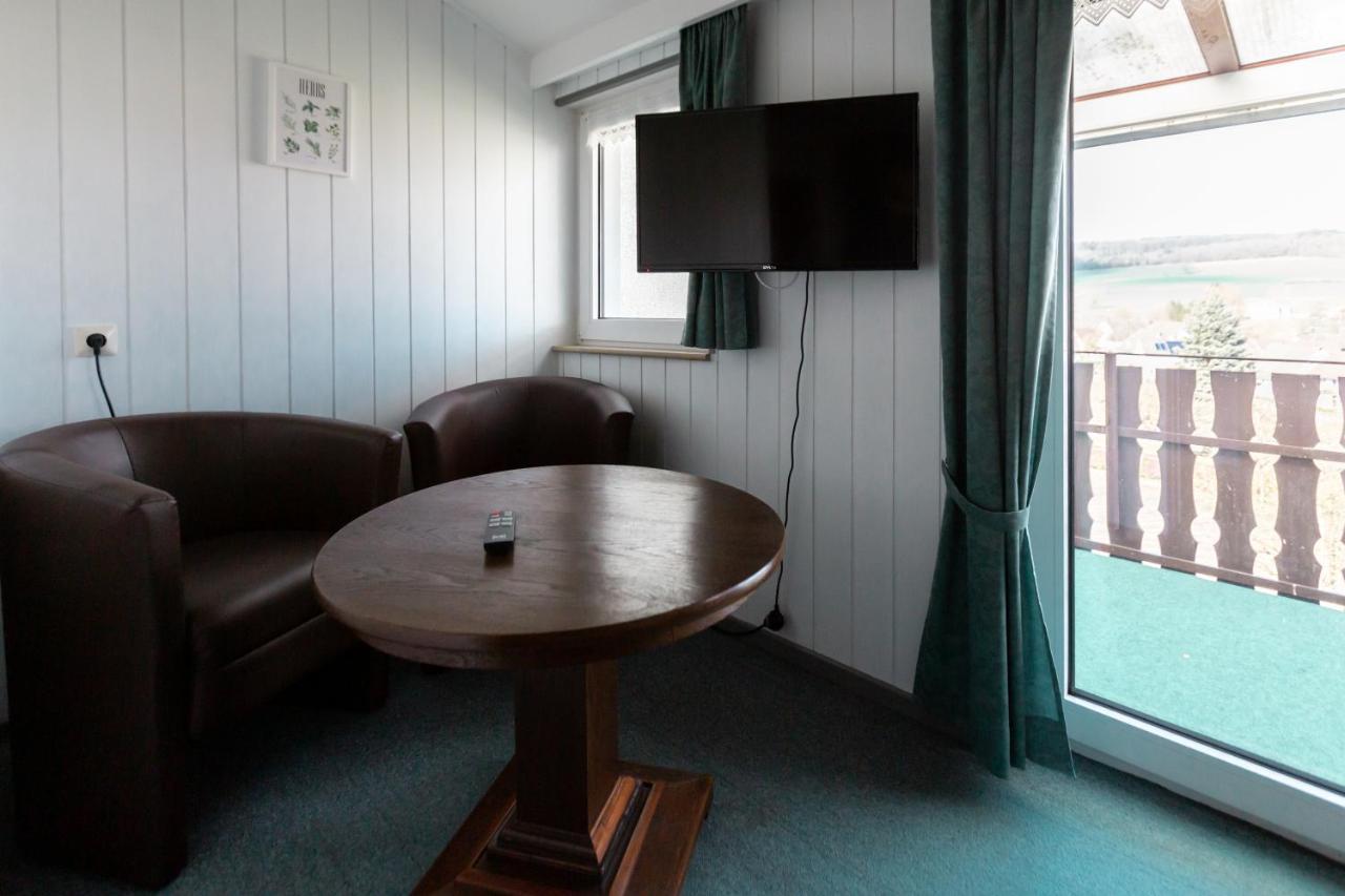Hotel Froehlich-Hoeche Услар Экстерьер фото