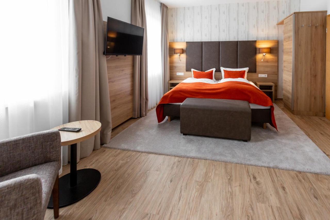 Hotel Froehlich-Hoeche Услар Экстерьер фото
